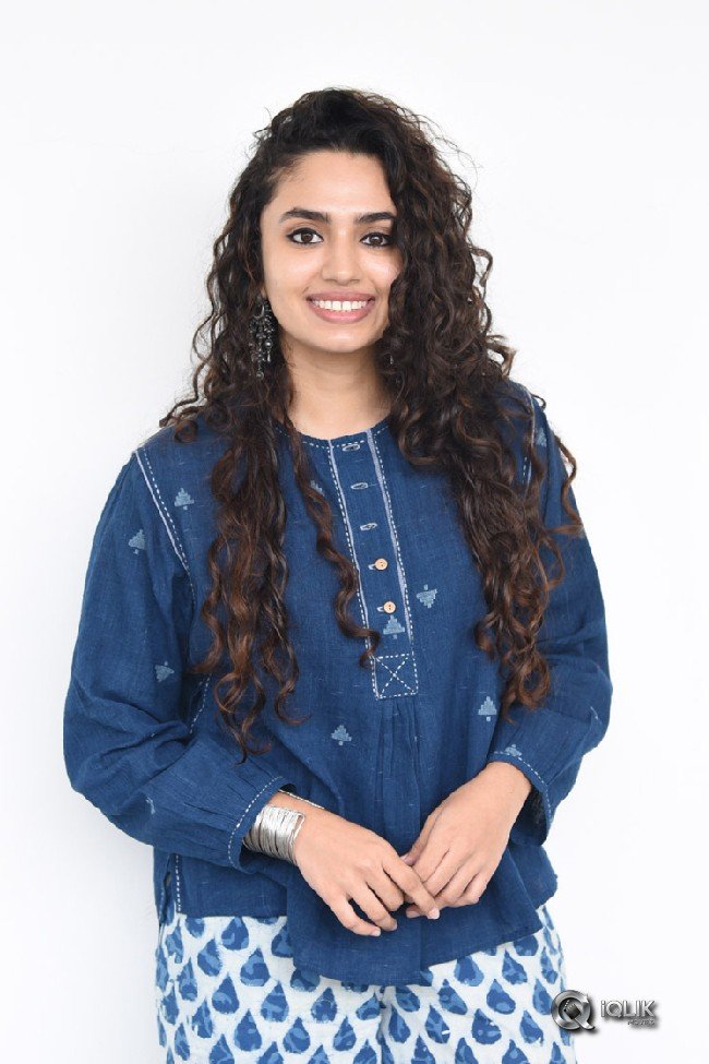 Malavika-Nair-New-Stills